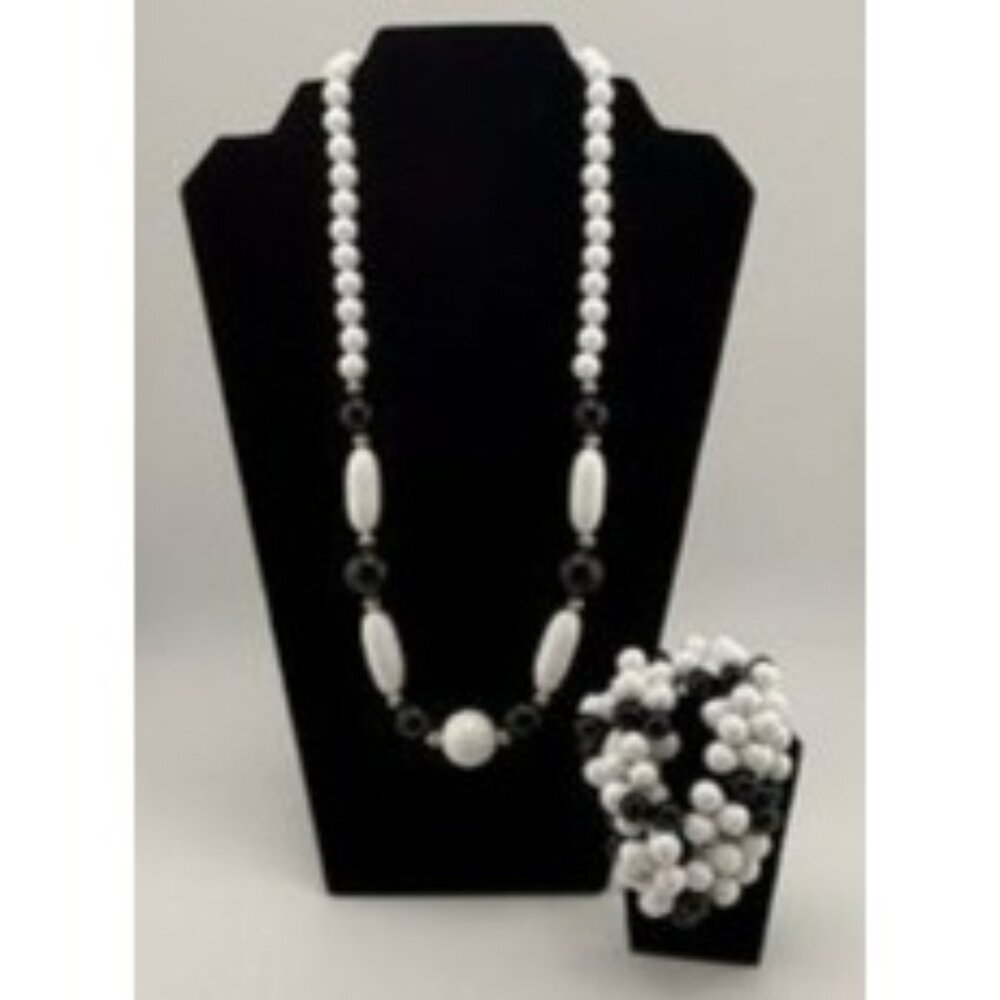 White & Black Graduated Bead Necklace & Fun Cha Cha Stretch Bracelet Set, Gold A